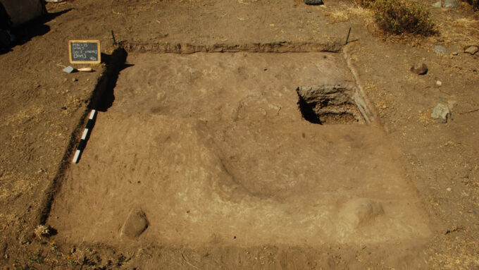 Pre-Inca people stomped salutes to their thunder god on a special dance ...